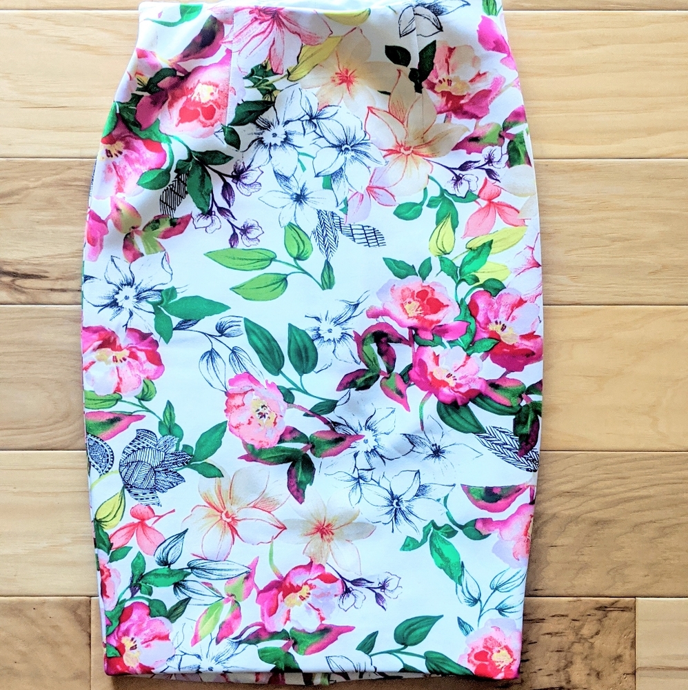 GUESS Floral Pencil Skirt White and Floral Colors